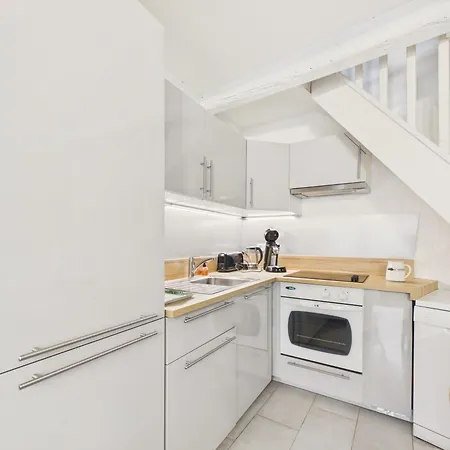 500 M De La Plage, Pour 4 En Plein Centre Apartment *